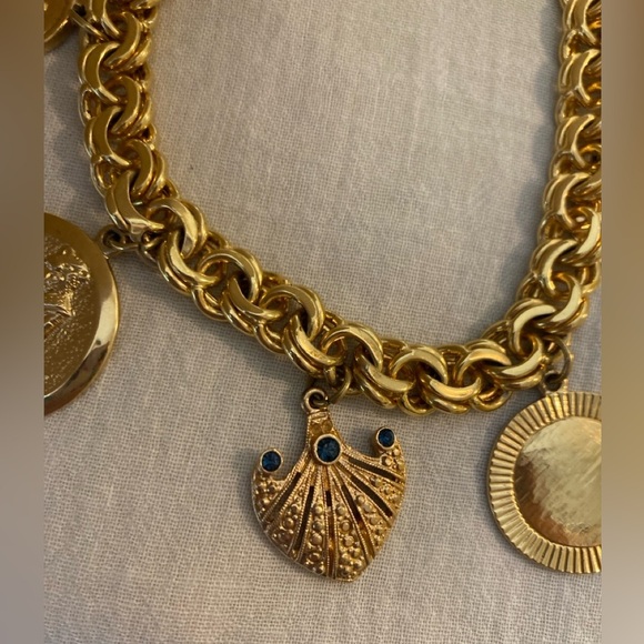 JBK Jacqueline Kennedy Charm Bracelet - Picture 3 of 16